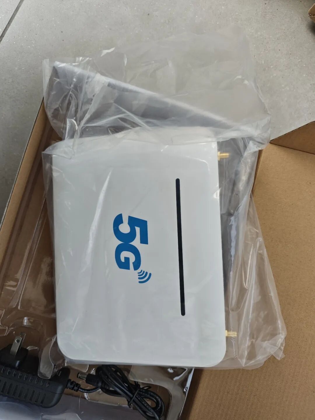 電梯里沒信號？別忍了！這款 “信號救星” 的門道 90% 的人都不懂